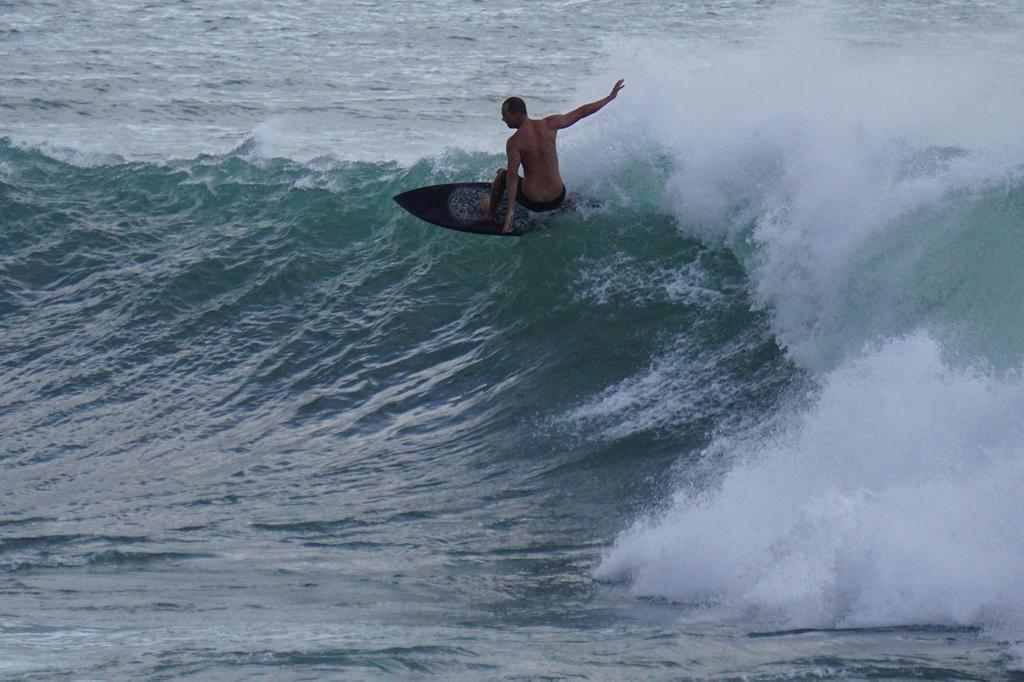 Sunset Surfing Beach Resort Матара Экстерьер фото